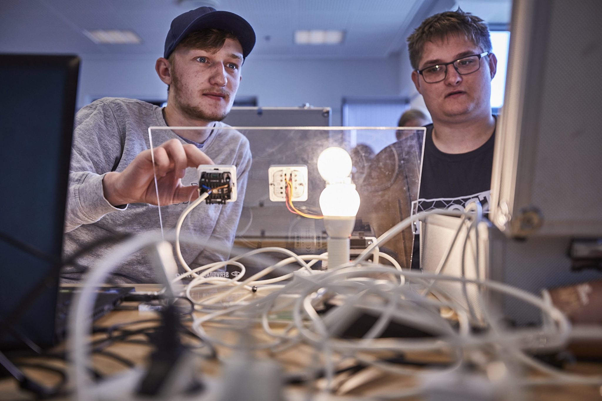 Read more about the article Elektrikerlærlinge – det er da kun for autoriserede el-installatører?