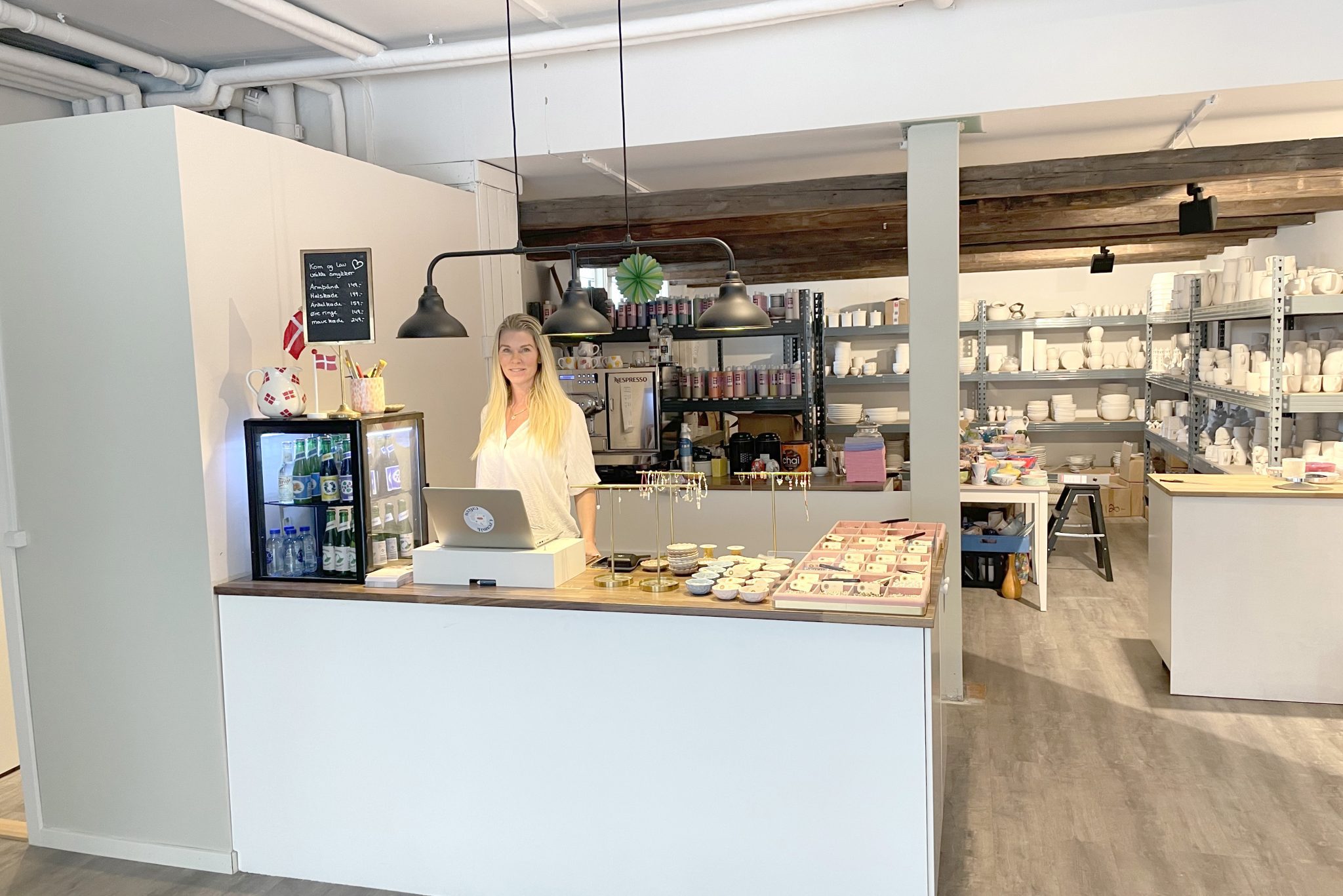 Read more about the article Involvering og selvforkælelse: Kreative caféer myldrer frem i butikslivet
