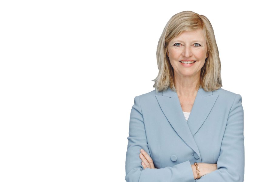Jeanette Fangel Løgstrup 
er CEO, bestyrelsesmedlem, rådgiver og forfatter til ny bog om bæredygtig ledelse samt en efterspurgt foredragsholder.